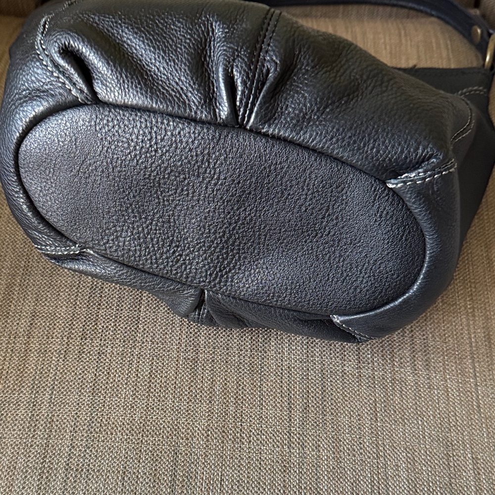 The Sak Iris Black Shoulder Bag - Picture 4 of 8